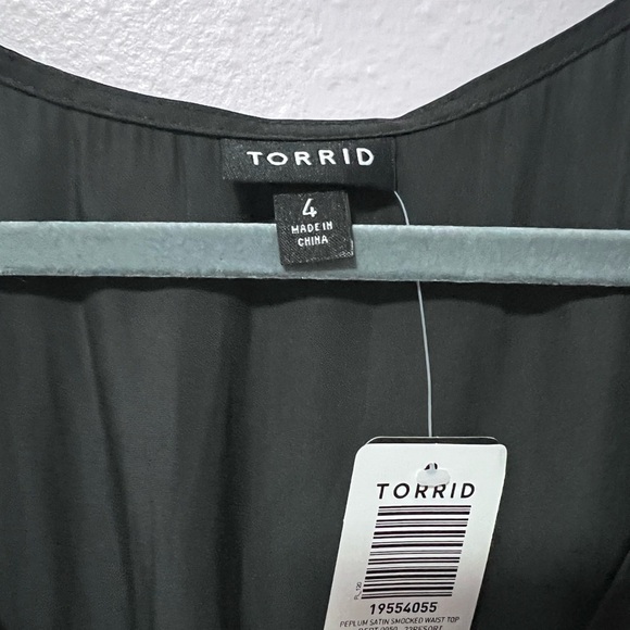 Torrid Black empire waist Smocked Blouson sleeves long Sleeve Blouse 4 - Picture 2 of 6